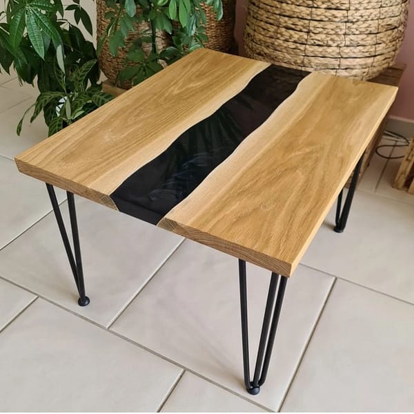 Table en bois et résine sur-mesure – Fabrication artisanale Table en bois et résine sur-mesure – Fabrication artisanale